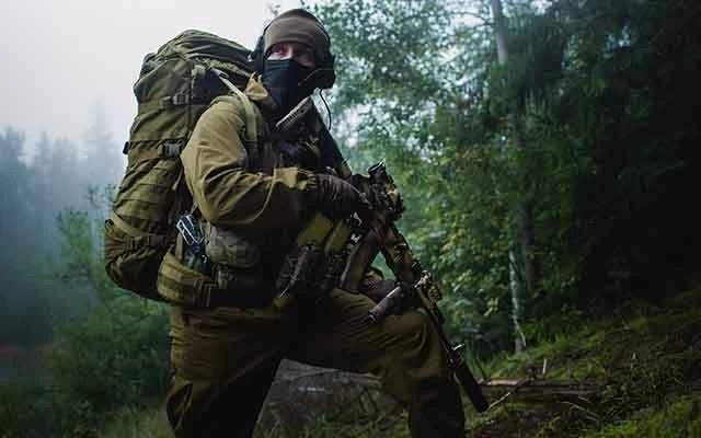 Βίντεο: Εκπαίδευση των Ρώσων Spetsnaz με «live ammunition»